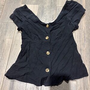 eesome Black Button-Front Short Sleeve Blouse